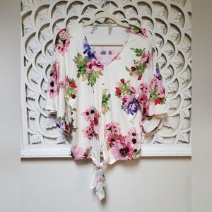 NWOT Floral Print Short Sleeve Top By Wing Size Medium